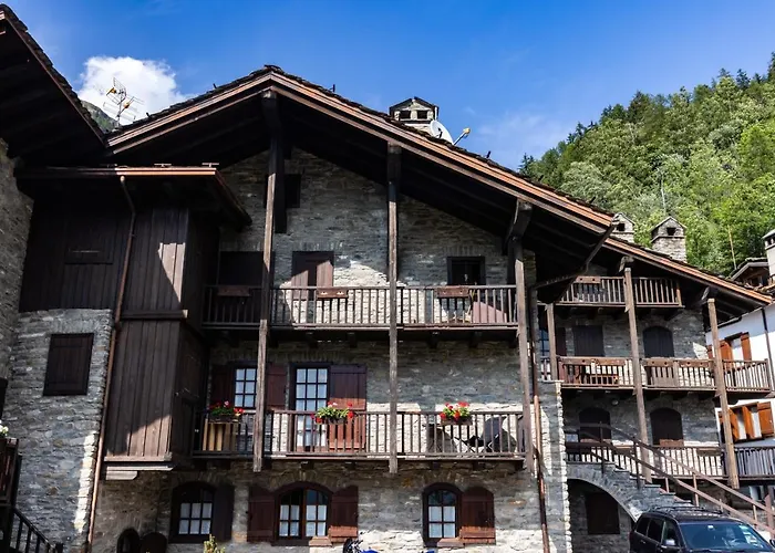 The Mountain View - Apartment Courmayeur