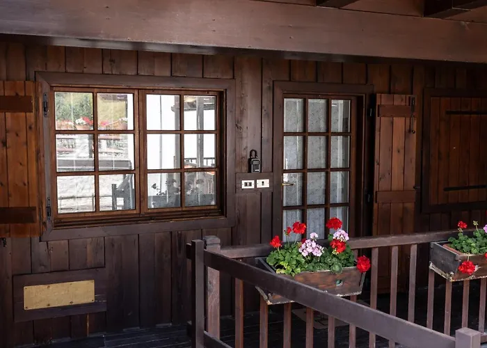 The Mountain View - Apartment Courmayeur